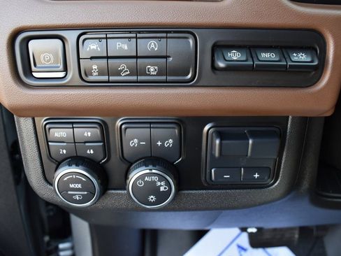 Used 2023 Chevrolet Tahoe High Country image 22