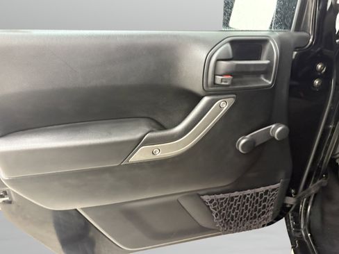 Used 2018 Jeep Wrangler Unlimited Sport w/ Connectivity Group image 22