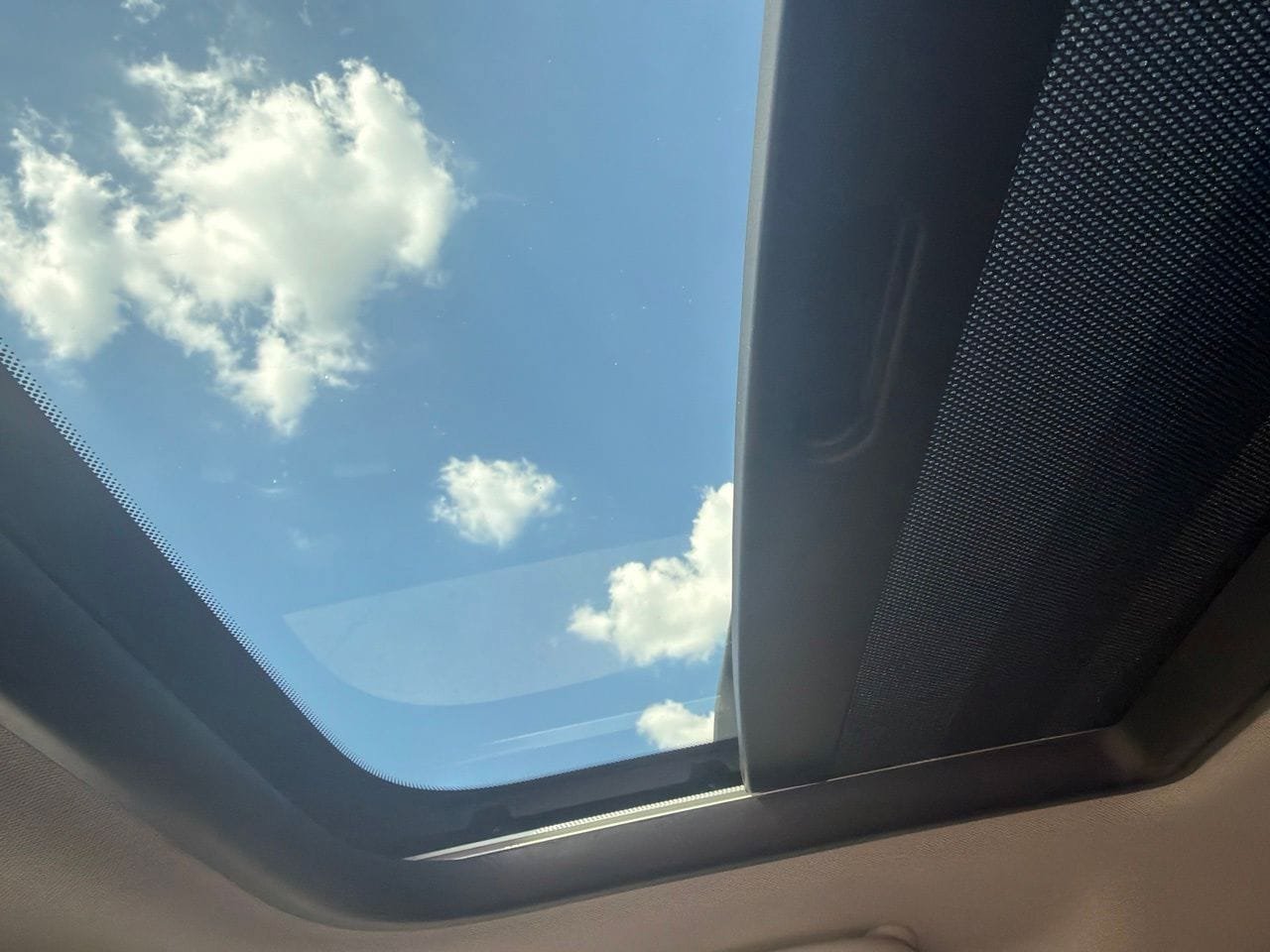 Used 2018 MINI Cooper 4-Door Hardtop FWD image 9