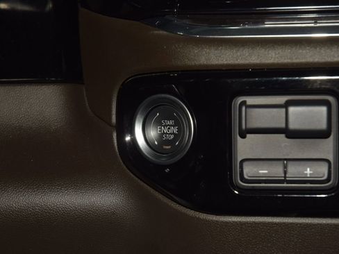 Used 2025 Chevrolet Silverado 1500 LTZ w/ LTZ Premium Package image 34