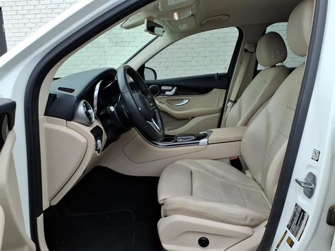 Used 2020 Mercedes-Benz GLC 300 image 12