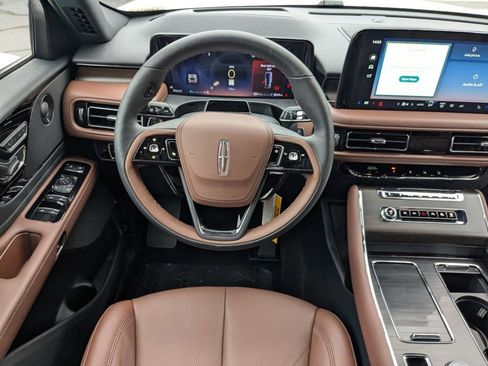 New 2026 Lincoln Aviator Reserve w/ Jet Appearance Package image 17