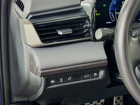Used 2025 Toyota Camry SE FWD image 19