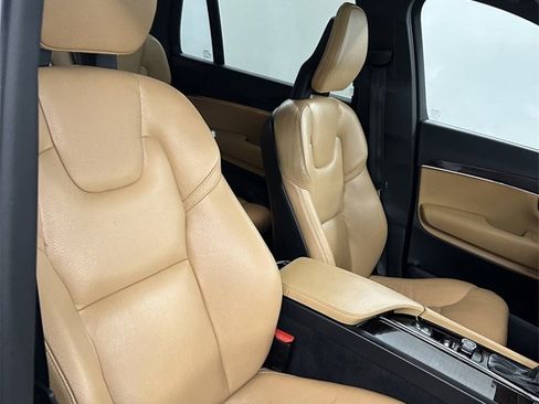 Used 2018 Volvo XC90 T6 Momentum w/ Convenience Package image 41