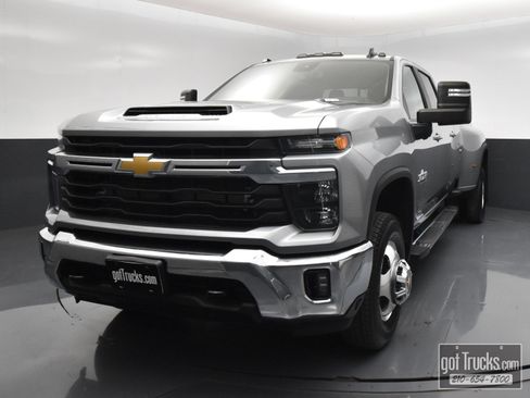 Used 2024 Chevrolet Silverado 3500 LT w/ Texas Edition AWD/4WD image 51