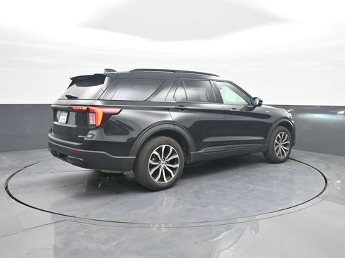 Used 2025 Ford Explorer ST-Line AWD/4WD image 8