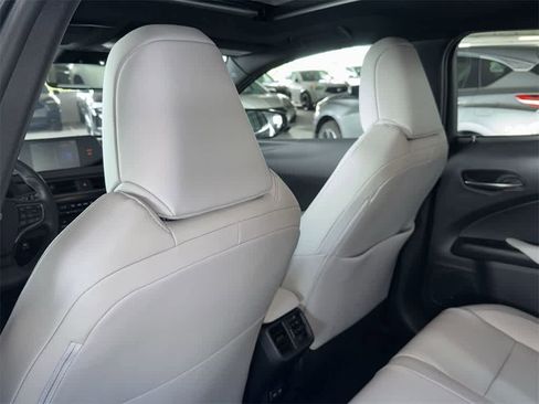 Used 2022 Lexus UX 250h w/ Premium Package image 23