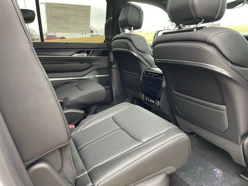 New 2026 Jeep Grand Wagoneer Summit AWD/4WD image 12