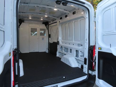Used 2021 Ford Transit 250 Medium Roof AWD image 10