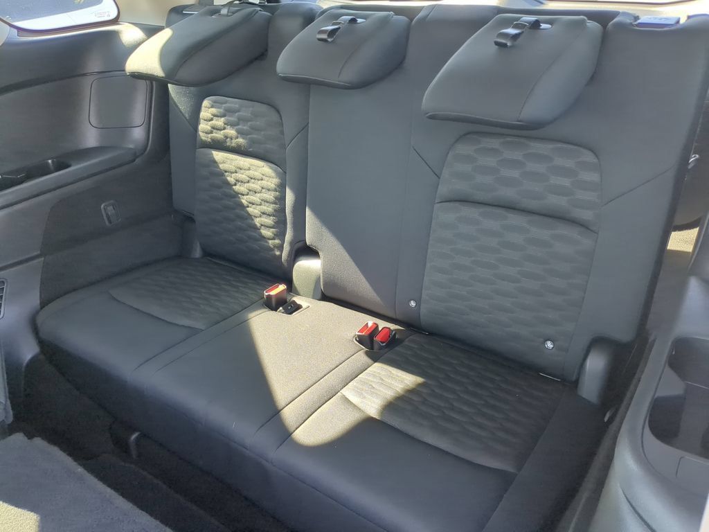 Used 2024 Nissan Pathfinder SV AWD/4WD image 17