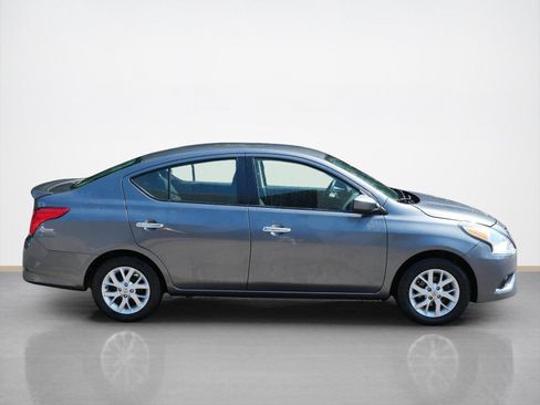 Used 2018 Nissan Versa SV w/ SV Special Edition Package FWD image 2