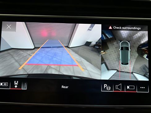 Used 2023 Audi Q8 Prestige AWD/4WD image 31