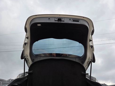 Used 2018 INFINITI QX30 AWD image 18