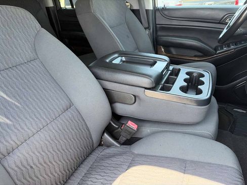 Used 2016 Chevrolet Suburban LS RWD image 29