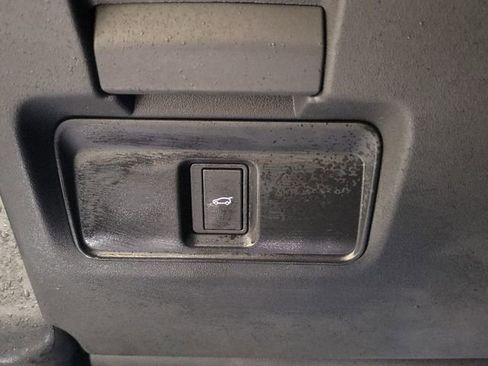 Certified 2025 Land Rover Discovery Sport Dynamic SE image 18