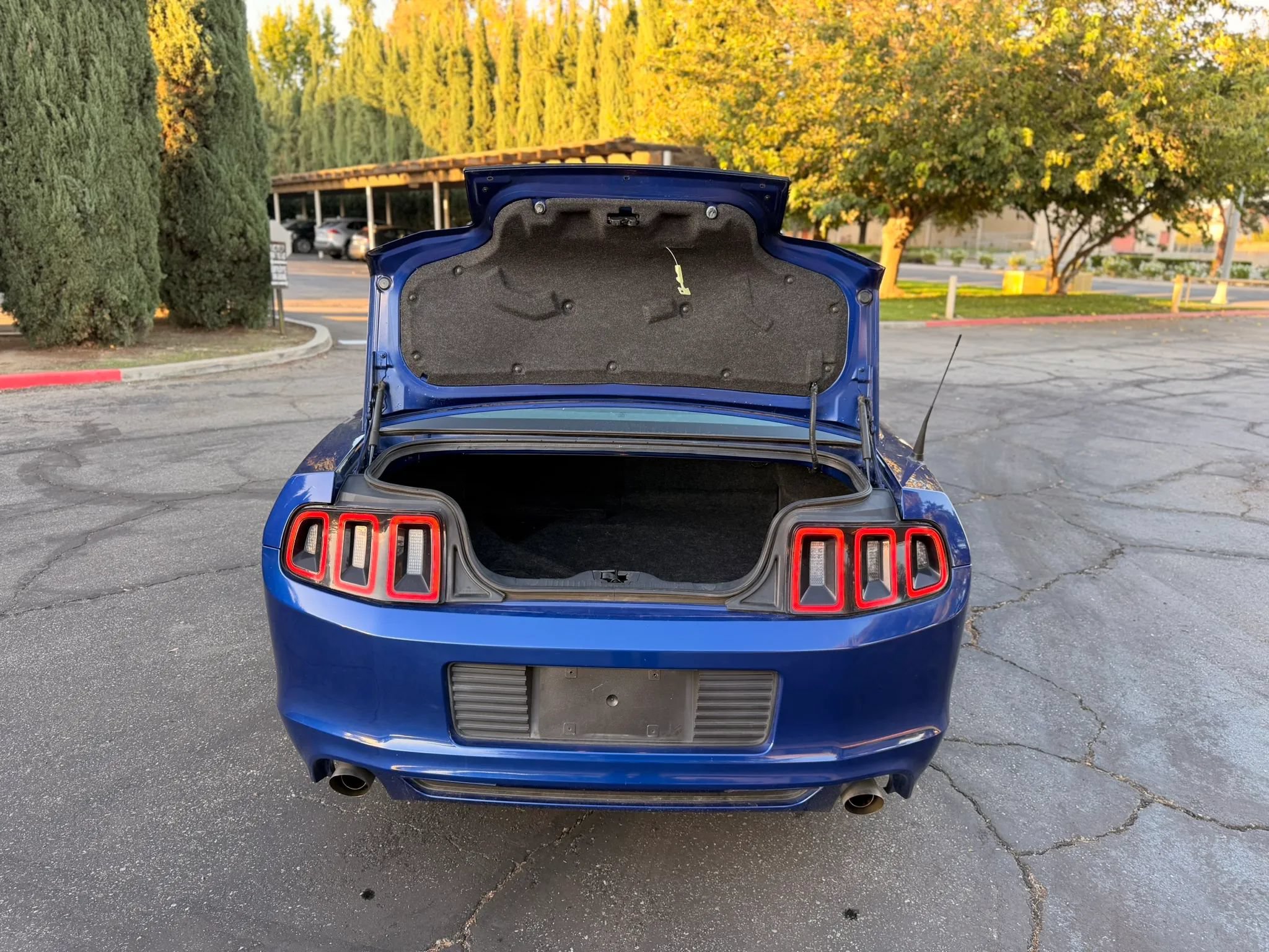 Used 2013 Ford Mustang Coupe RWD image 8
