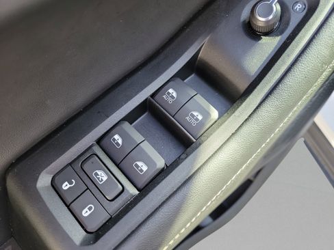 Certified 2025 Jeep Grand Cherokee Altitude AWD/4WD image 14