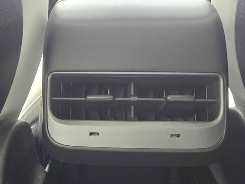 Used 2021 Tesla Model 3 Standard Range Plus image 25