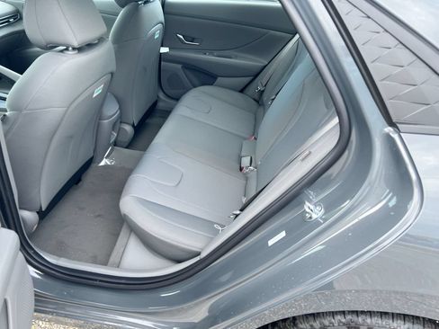 Used 2026 Hyundai Elantra SE FWD image 22