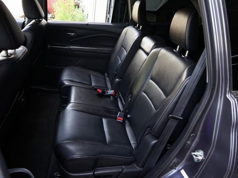 Used 2016 Honda Pilot Touring image 16