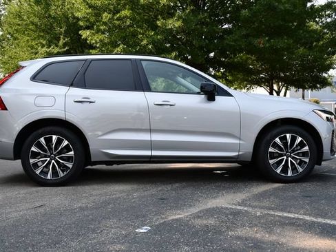 Used 2025 Volvo XC60 B5 Plus AWD/4WD image 8