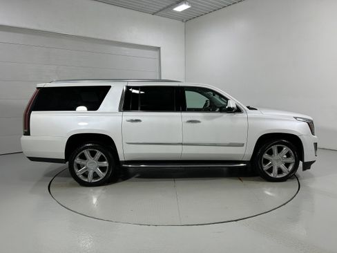 Used 2020 Cadillac Escalade ESV Premium Luxury image 42