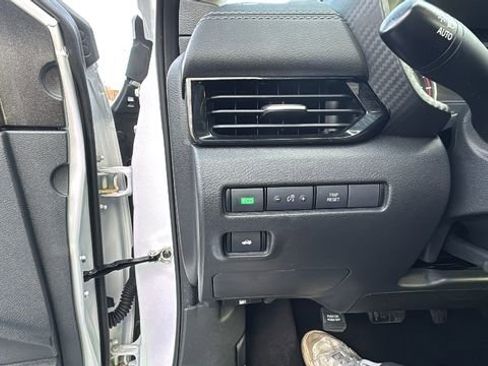 Used 2024 Nissan Sentra SV image 13