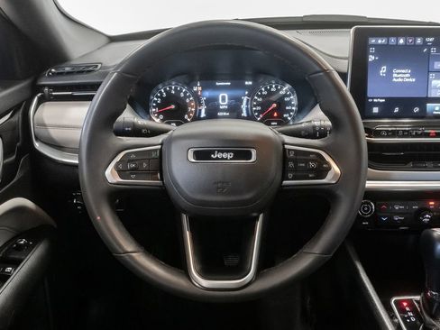 Certified 2025 Jeep Compass Limited AWD/4WD image 13