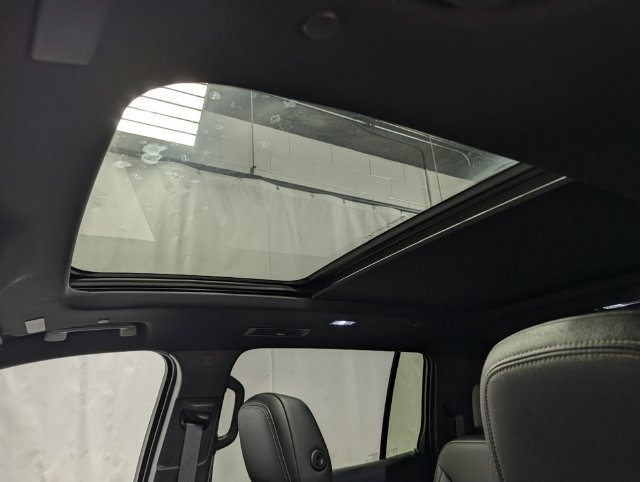Used 2026 Chevrolet Traverse High Country w/ LPO, Floor Liner Package AWD/4WD image 12