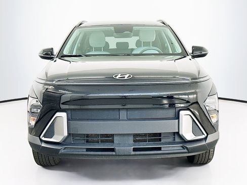 Used 2025 Hyundai Kona SEL image 2