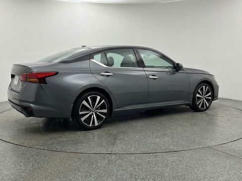 Used 2025 Nissan Altima 2.5 SV image 7
