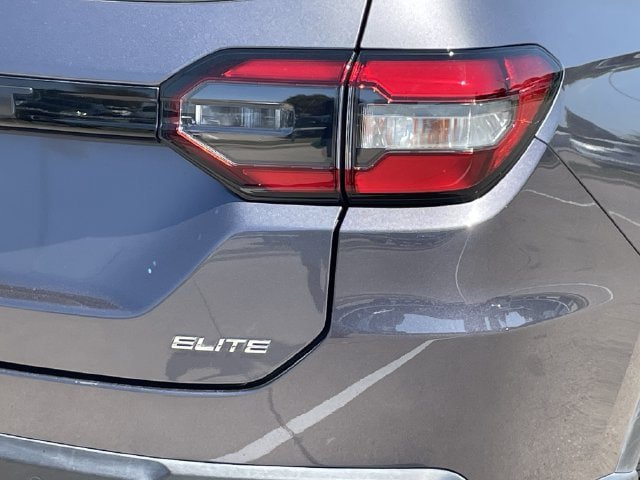 Used 2025 Honda Pilot Elite image 6
