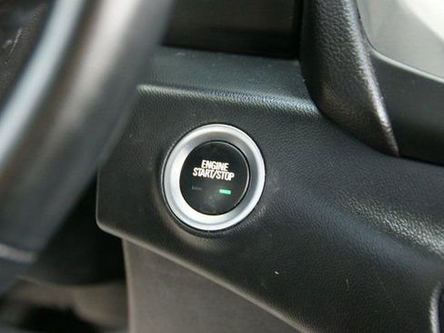 Used 2023 GMC Terrain SLT image 17