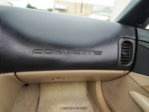 Used 2006 Chevrolet Corvette Convertible w/ Preferred Equipment Group RWD image 32