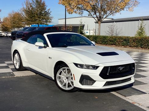 Used 2024 Ford Mustang GT Premium image 7