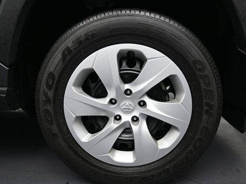 Used 2024 Toyota RAV4 LE image 10