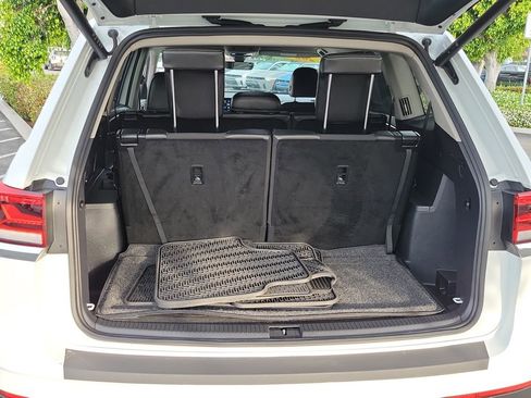 Used 2024 Volkswagen Atlas SE FWD image 16