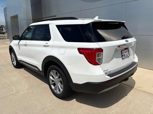 Used 2020 Ford Explorer XLT w/ Equipment Group 202A AWD/4WD image 7