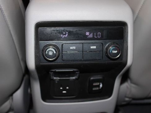 Used 2017 GMC Acadia SLT image 23