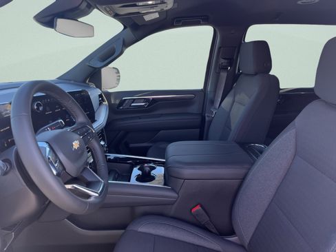 New 2026 Chevrolet Suburban LS image 14