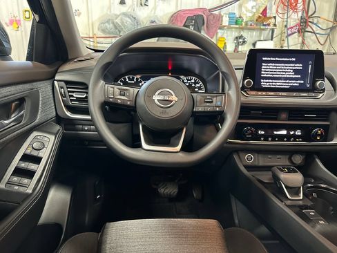 Used 2023 Nissan Rogue SV AWD/4WD image 20