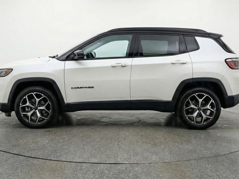 Used 2025 Jeep Compass Limited AWD/4WD image 5
