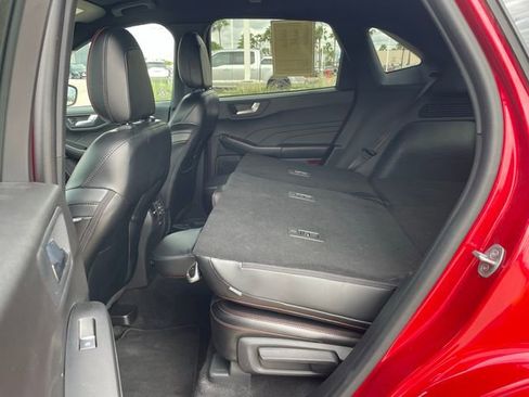 Used 2024 Ford Escape ST-Line image 18