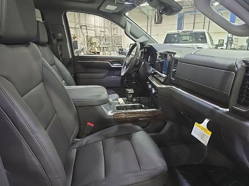 New 2026 GMC Sierra 1500 Elevation w/ Elevation Premium Package AWD/4WD image 10