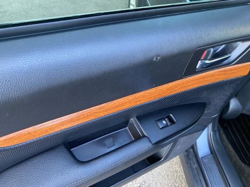 Used 2014 Subaru Outback 2.5i Limited w/ Moonroof Package image 12