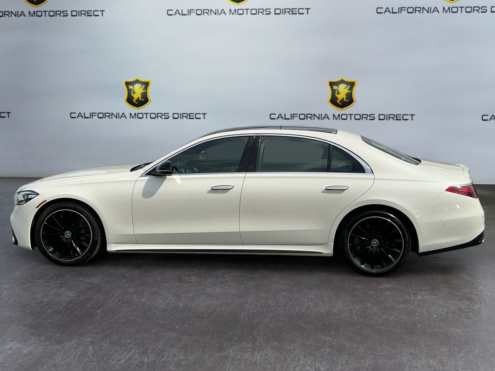 Used 2022 Mercedes-Benz S 580 4MATIC Sedan w/ AMG Line Package image 8