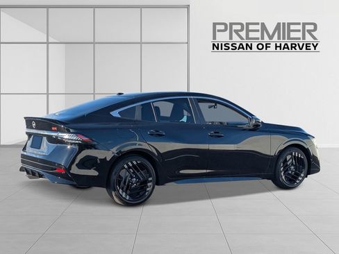 New 2026 Nissan Sentra SR w/ SR Premium Package FWD image 5