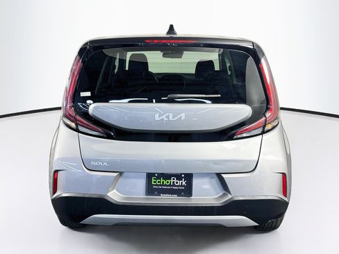 Used 2025 Kia Soul LX w/ LX Technology Package FWD image 7