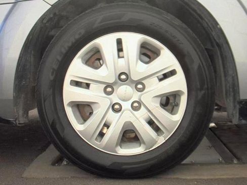 Used 2020 Dodge Journey SE FWD image 9