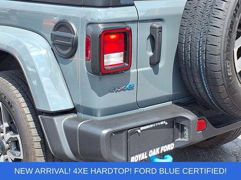 Used 2024 Jeep Wrangler Unlimited w/ Convenience Group AWD/4WD image 24